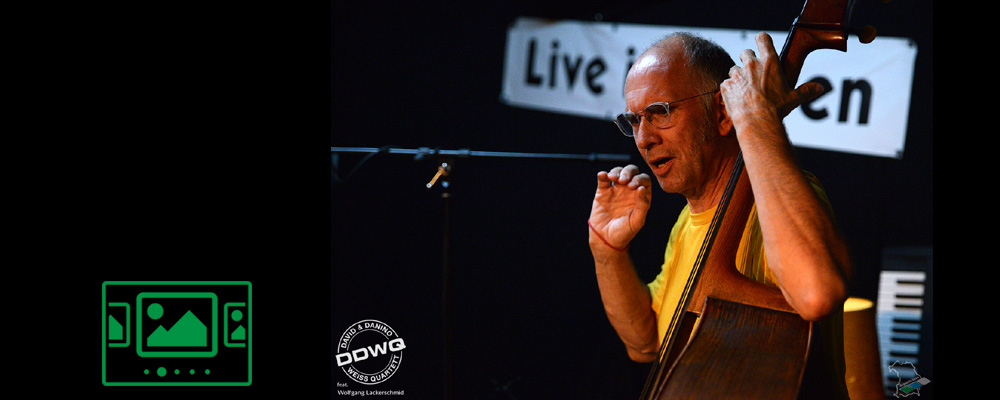 das slideshow-Fenster für 'ddweiss.com' anzeigen ...
Gipsy Swing der Extraklasse :: David & Danino Weiss - Alexander Haas - Guido May - Wolfgang Lackerschmid :: Impressionen LIVE aus dem Raven 2021 - Straubing